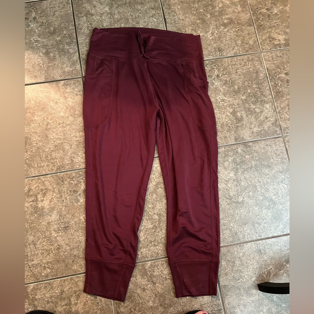 Fabletics Burgundy Maj Pant Ll Joggers size L